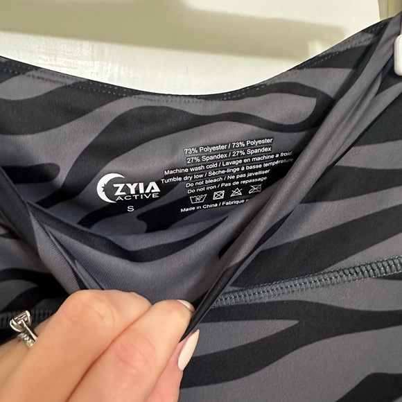 ZYIA Gray Safari Light n Tight Hustle Shorts 4” - Picture 2 of 4